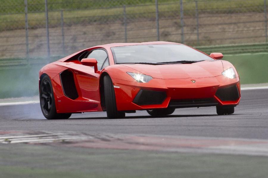  Lamborghini Aventador LP700-4 2011 года  (фото 27 из 204)